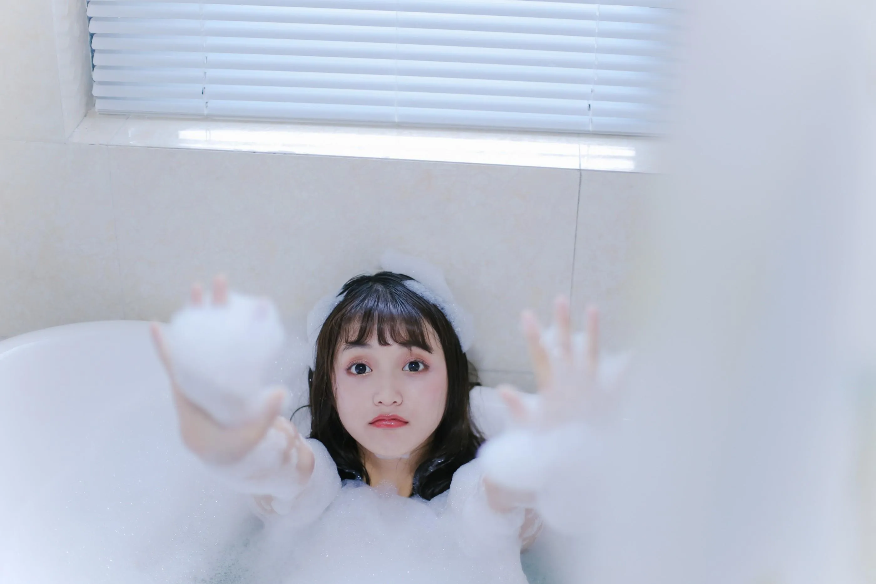 [YITUYU艺图语]2022.08.25 牛奶泡泡浴 一条鱼尾 [27P]插图8